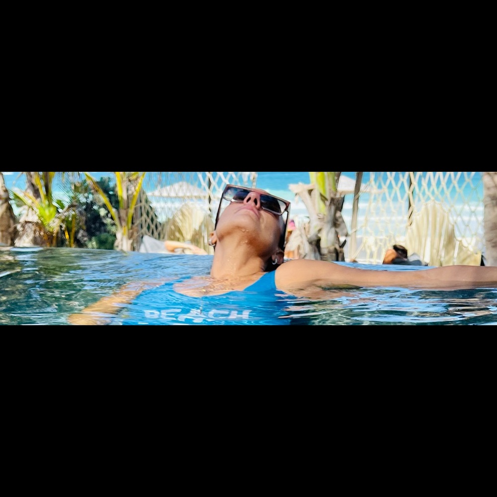 Meet your Posher, Gio